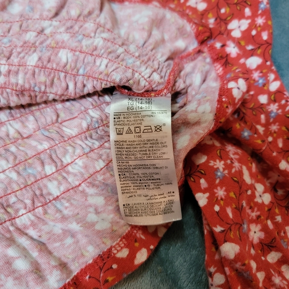 Old Navy Girls Salmon Floral Blouse Long Sleeve Smocked Styled Size 14/16 - Picture 4 of 10